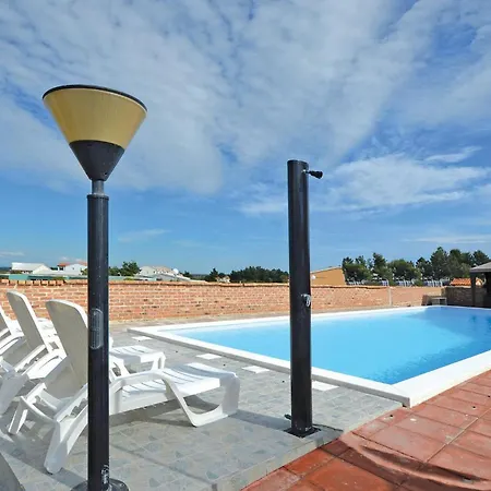 Cozy In With Outdoor Swimming Pool Nin