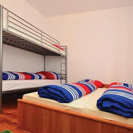 Apartament Cozy In With Outdoor Swimming Pool Nin