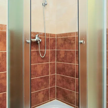 Cozy In With Outdoor Swimming Pool Apartament