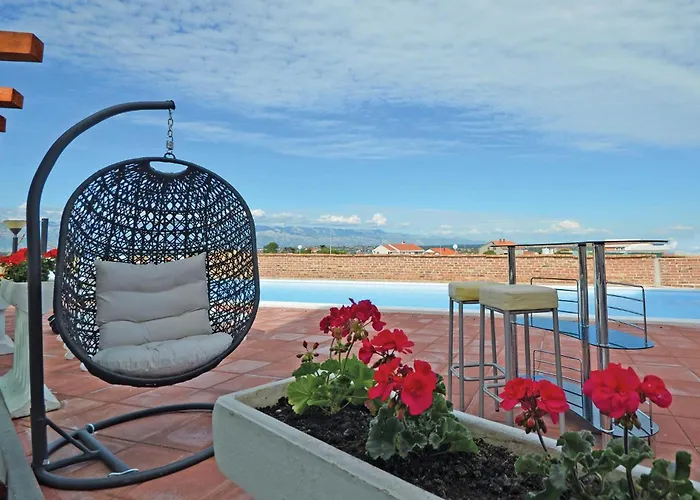 Апартаменты Stunning In With Wifi Нин